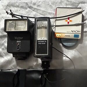 Vintage Camera Flash Lot Vivitar Auto 2600 Yashica Pro-50 DX Hoya 82A Filter